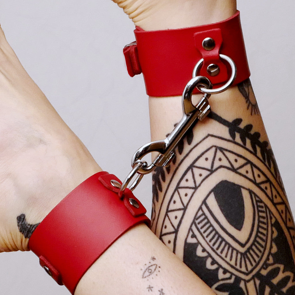 Leather Ankles Collection Rings Red