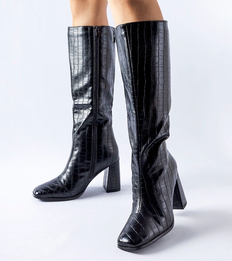 Black insulated heeled boots Ferruccio