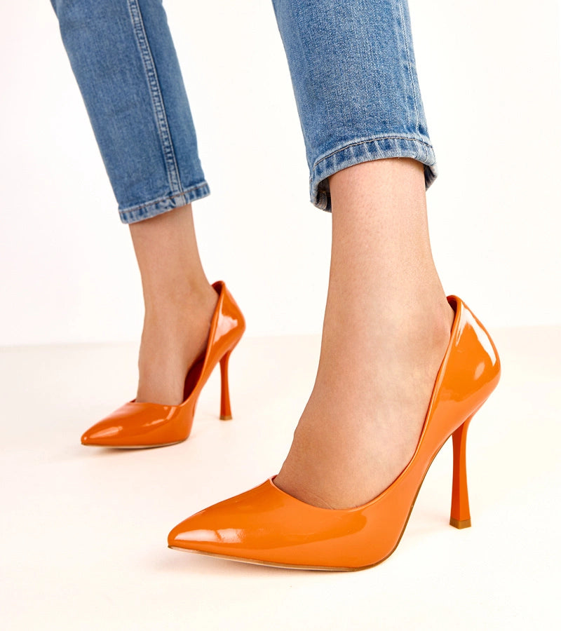 Shiny orange Loretta pumps