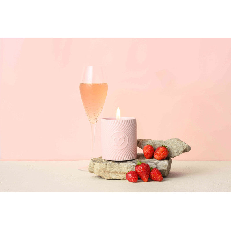Pink massage candle 220 ml - Strawberries and champagne